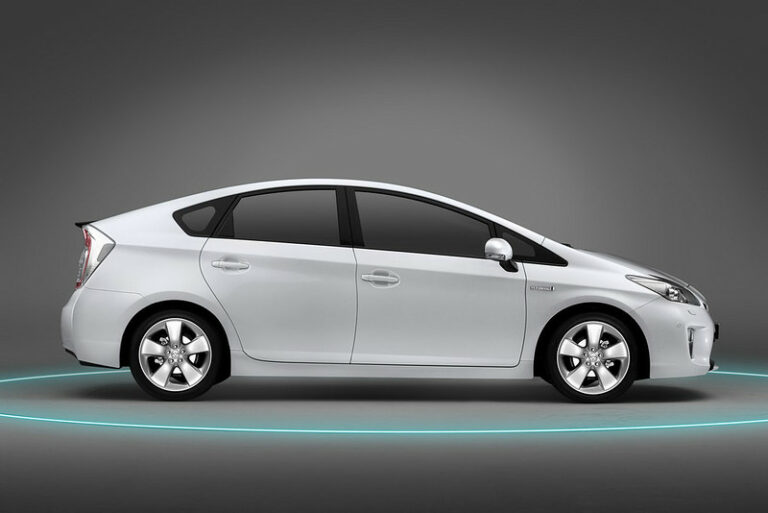 The Best Cargo Carrier For Toyota Prius (Buyer’s Guide)